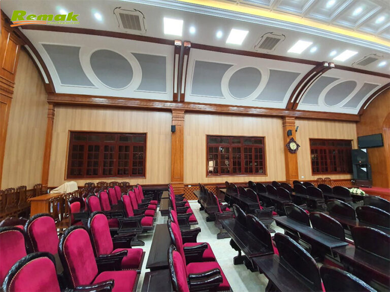 Thi công gỗ tiêu âm hội trường UBNN huyện Hà Nam